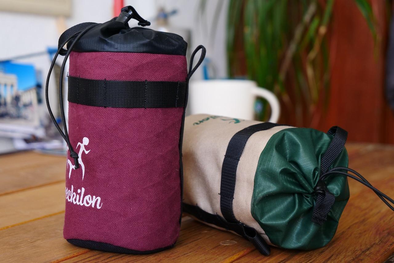 Snackbag von kirschpack in Weinrot und Beige, Seitenansicht